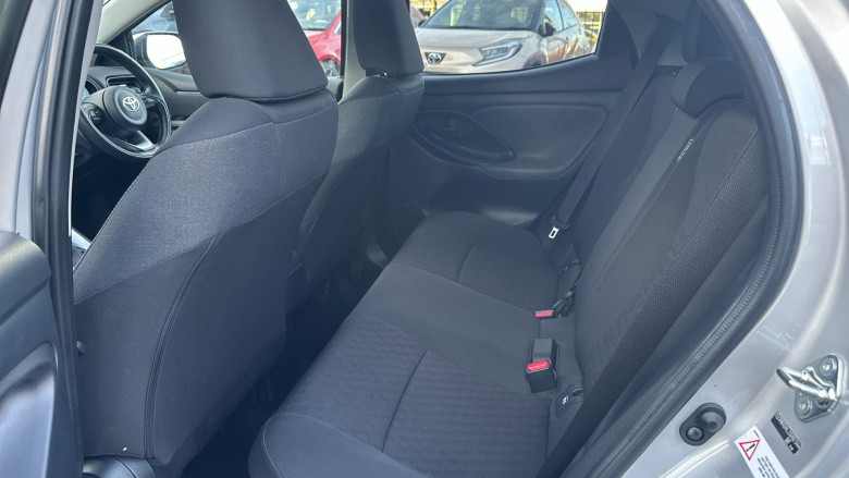 Toyota Yaris 1.5 Hybrid Design 5dr CVT Hybrid Hatchback